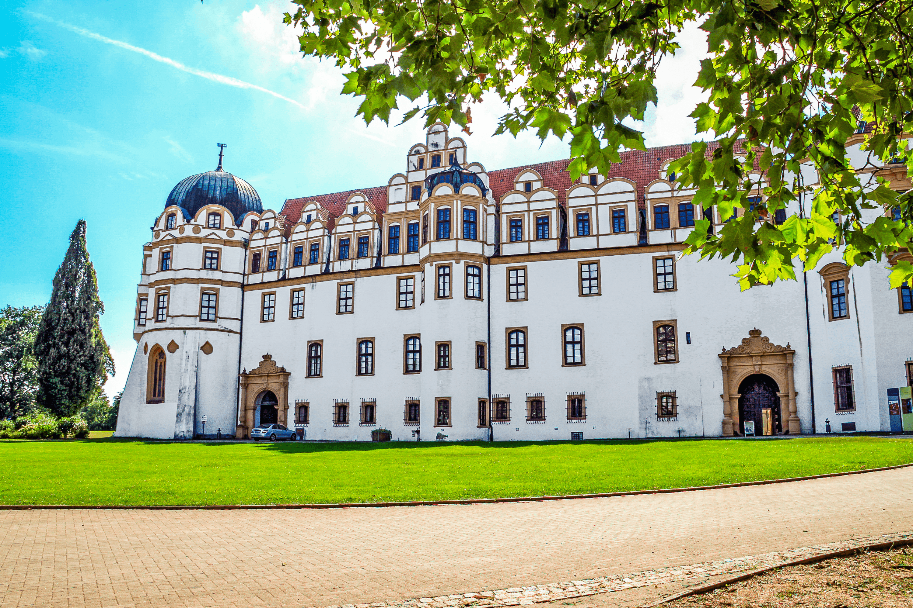 Blick auf die Front von Schloss Celle
