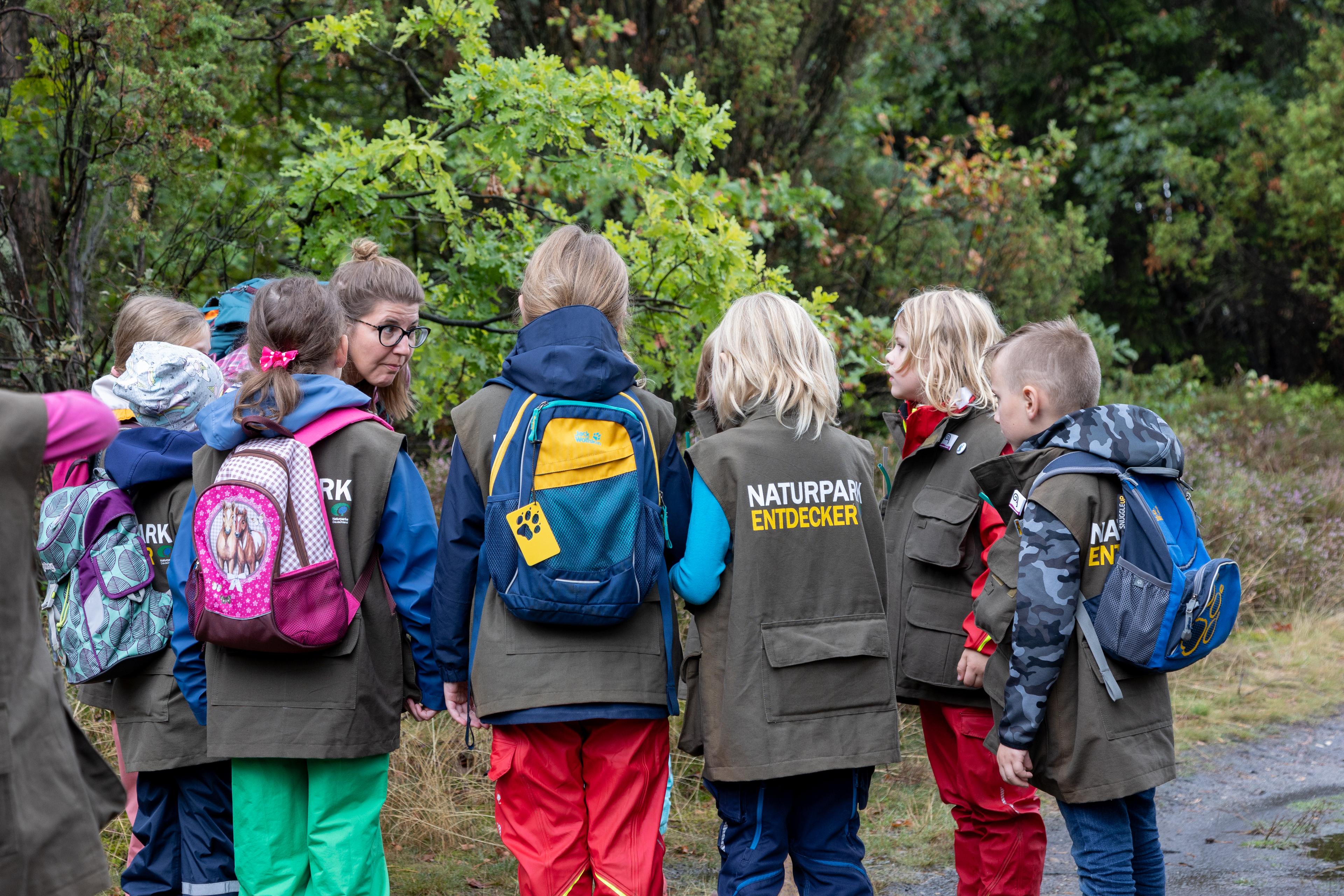 Gästeführerin Ines Bein auf Entdeckertour mit den Kindern