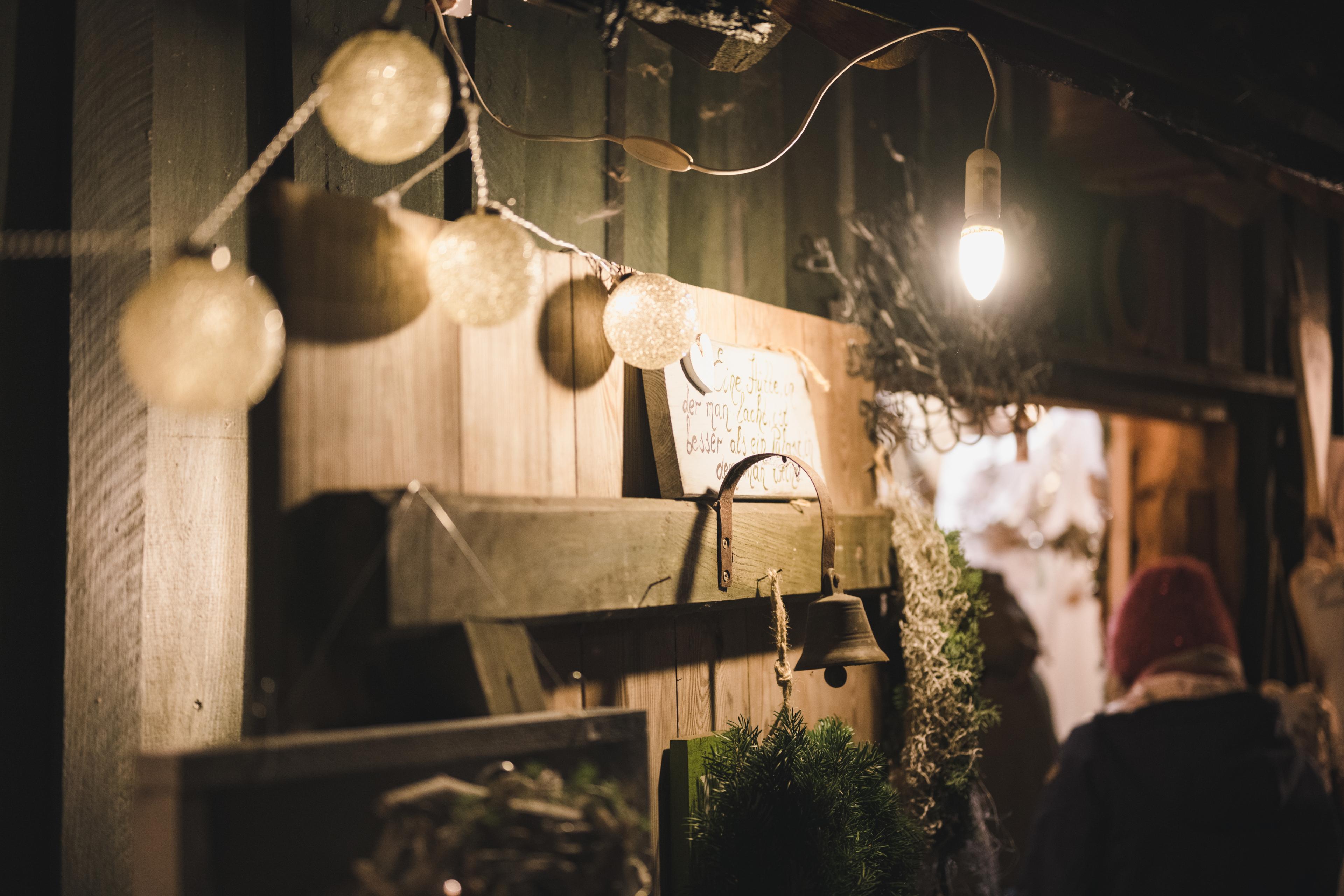 Einzigartiges Ambiente beim Nacht-Weihnachtsmarkt