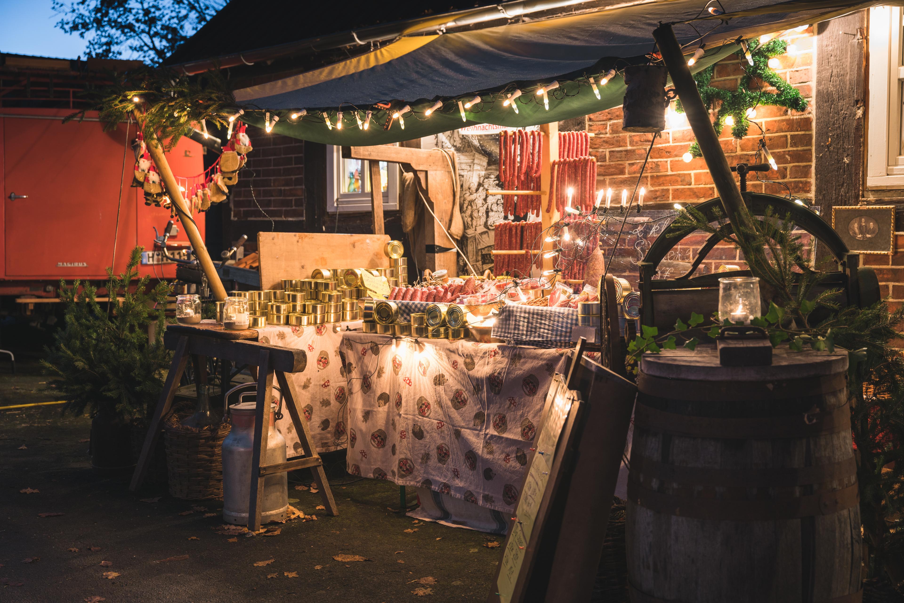 Aussteller beim Nacht-Weihnachtsmarkt