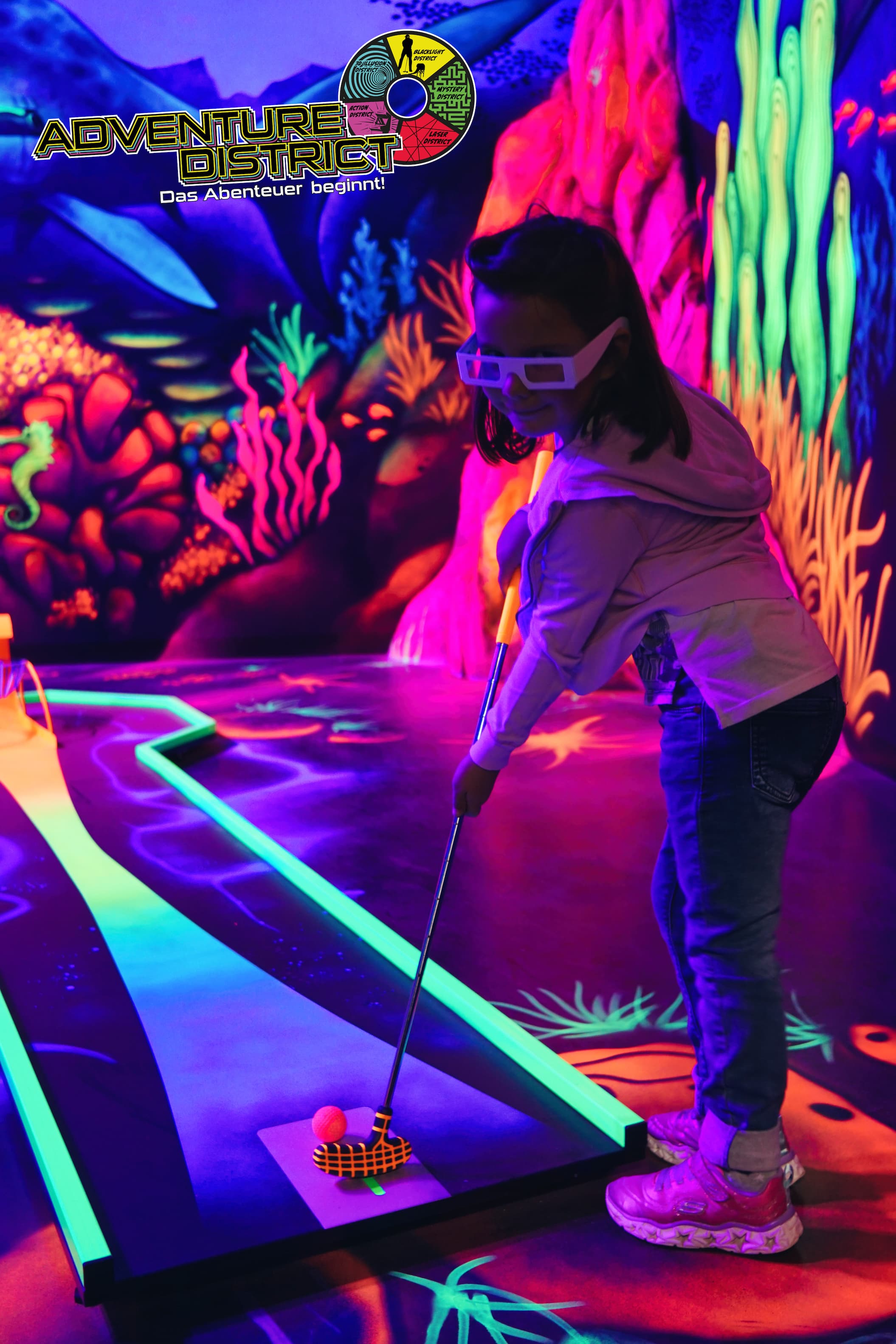 blacklight minigolf mit schwarzlicht im adventure district bispingen