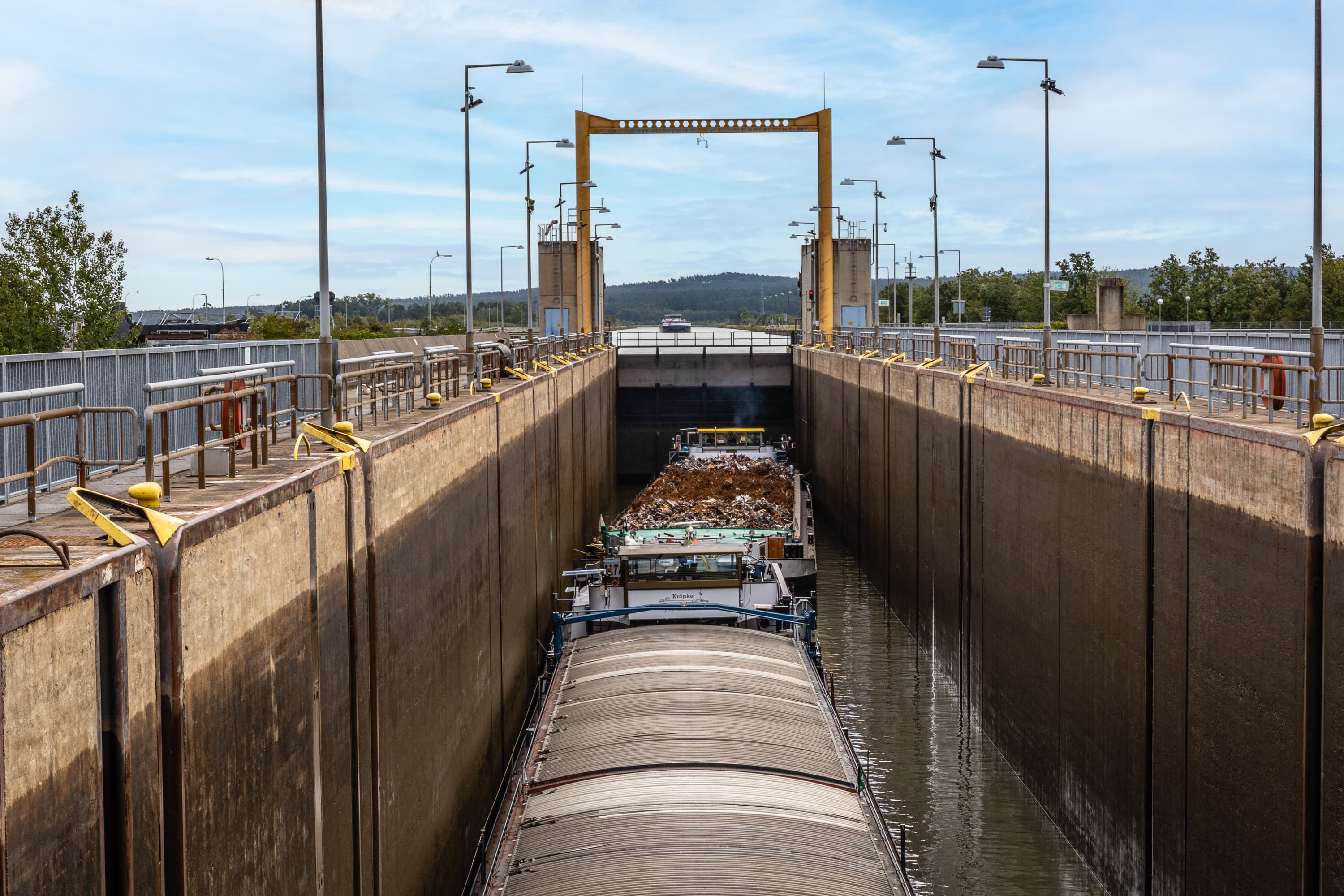 23 Meter nach unten geht es in der Schleuse Uelzen Esterholz
