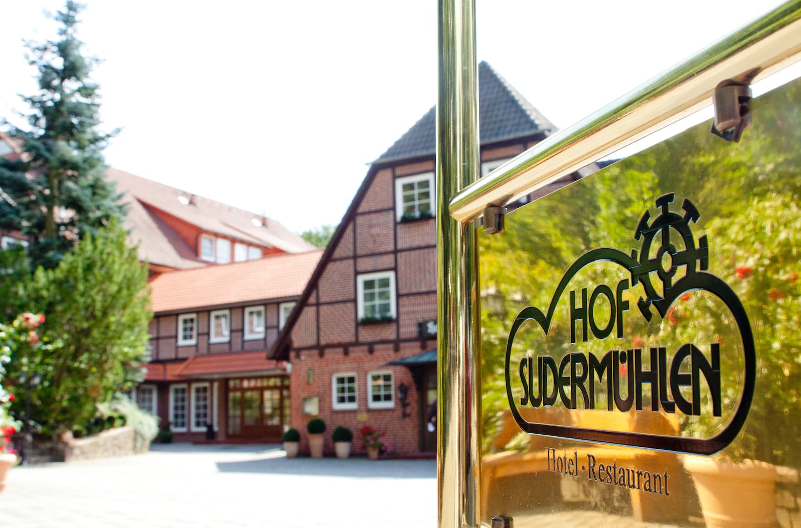 Vordereingang Hotel Hof Sudermühlen