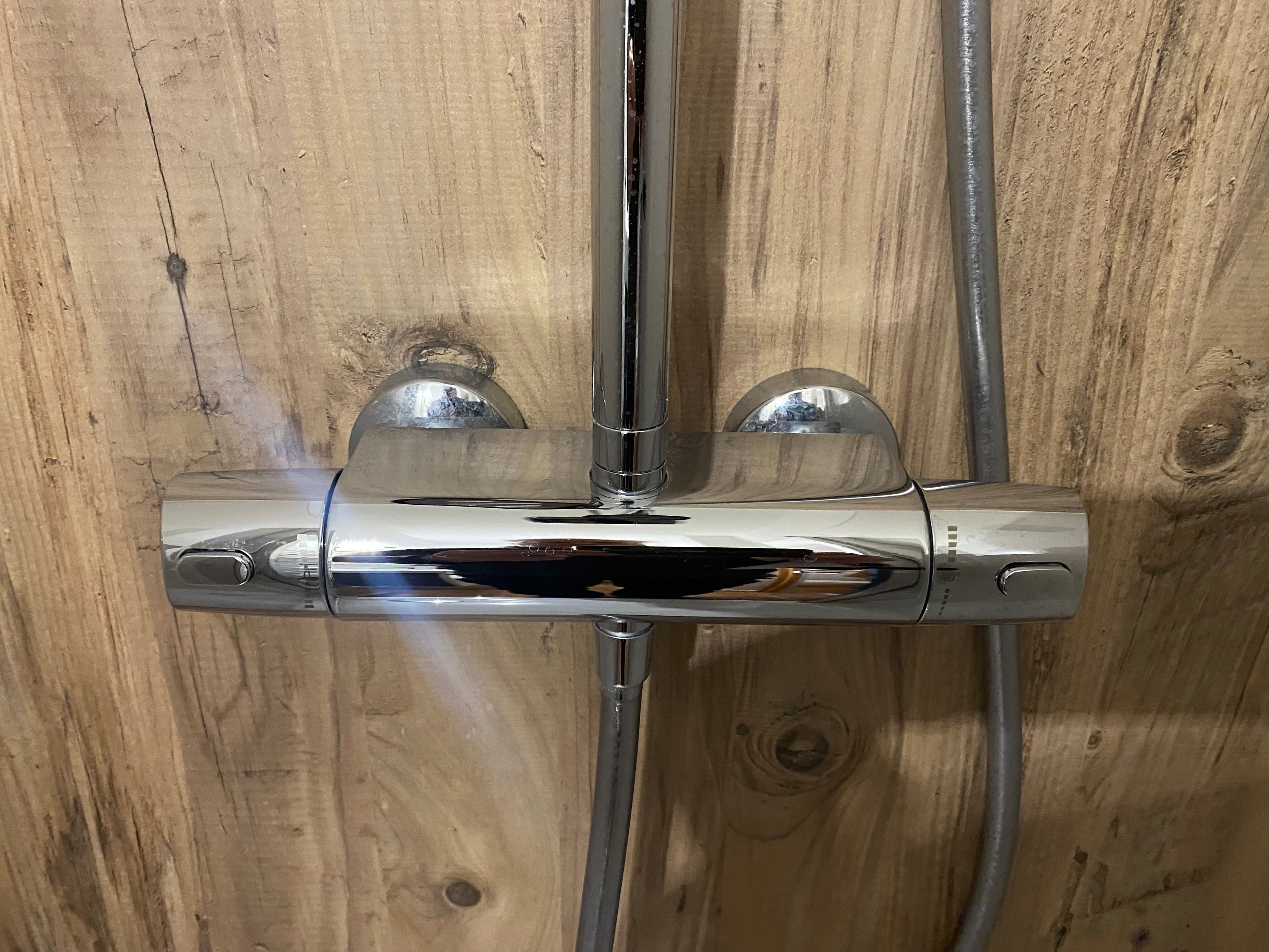 Neuland-Hof Spöring Ferienwohnung Roseneck Duscharmaturen