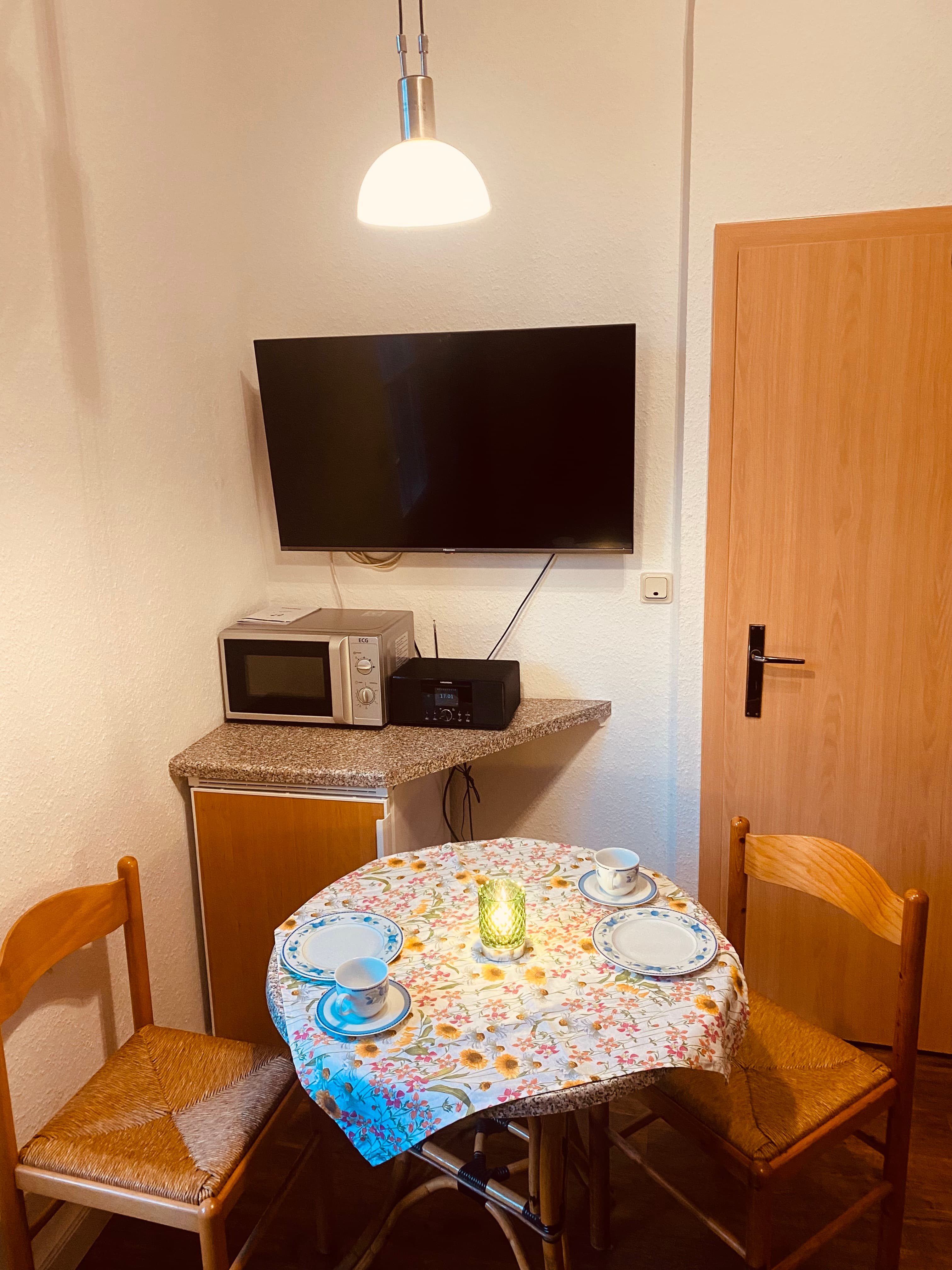 Neuland-Hof Spöring Ferienwohnung Roseneck Essbereich