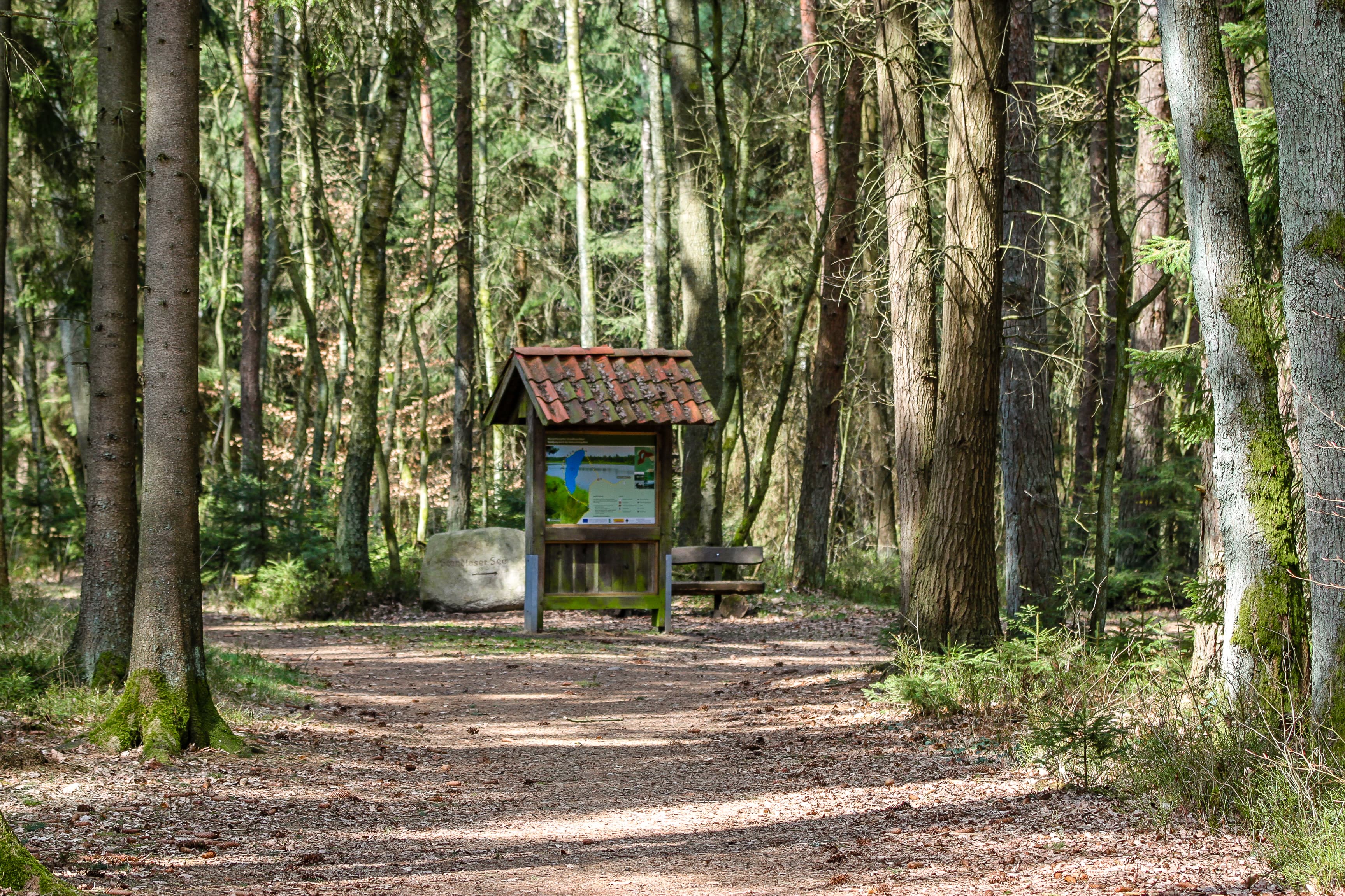 Informationstafel am Grundlosen See