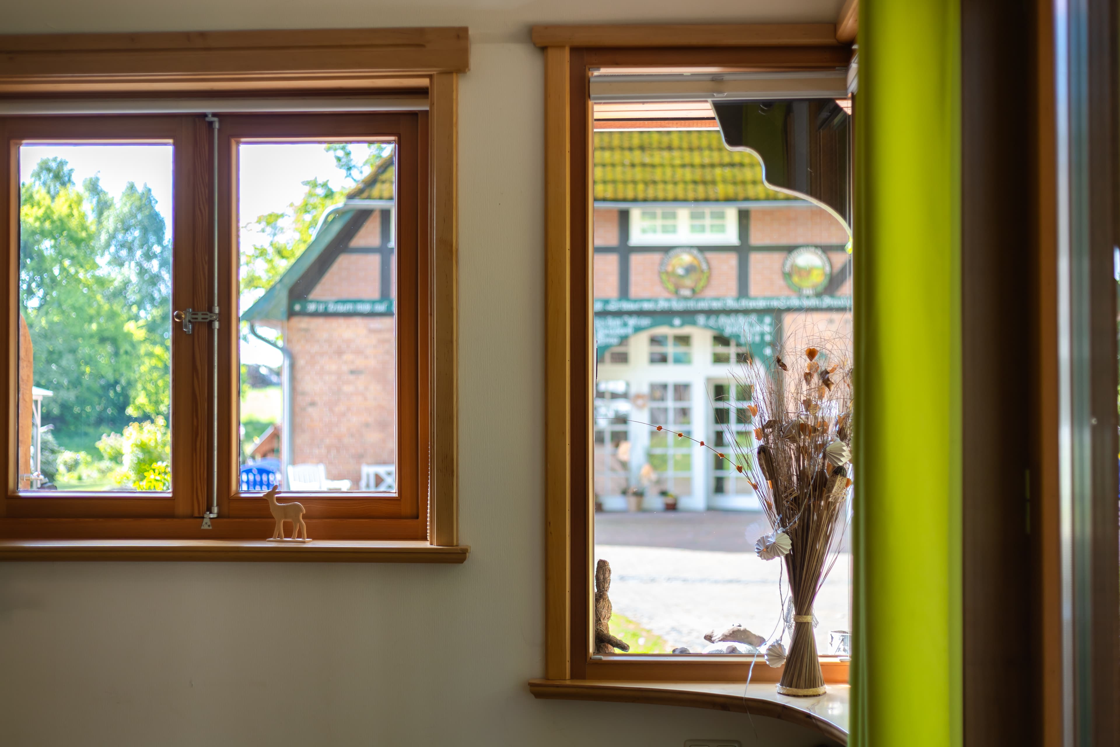 Blick aus dem Ferienhaus auf Hof Ehlers bei Bergen