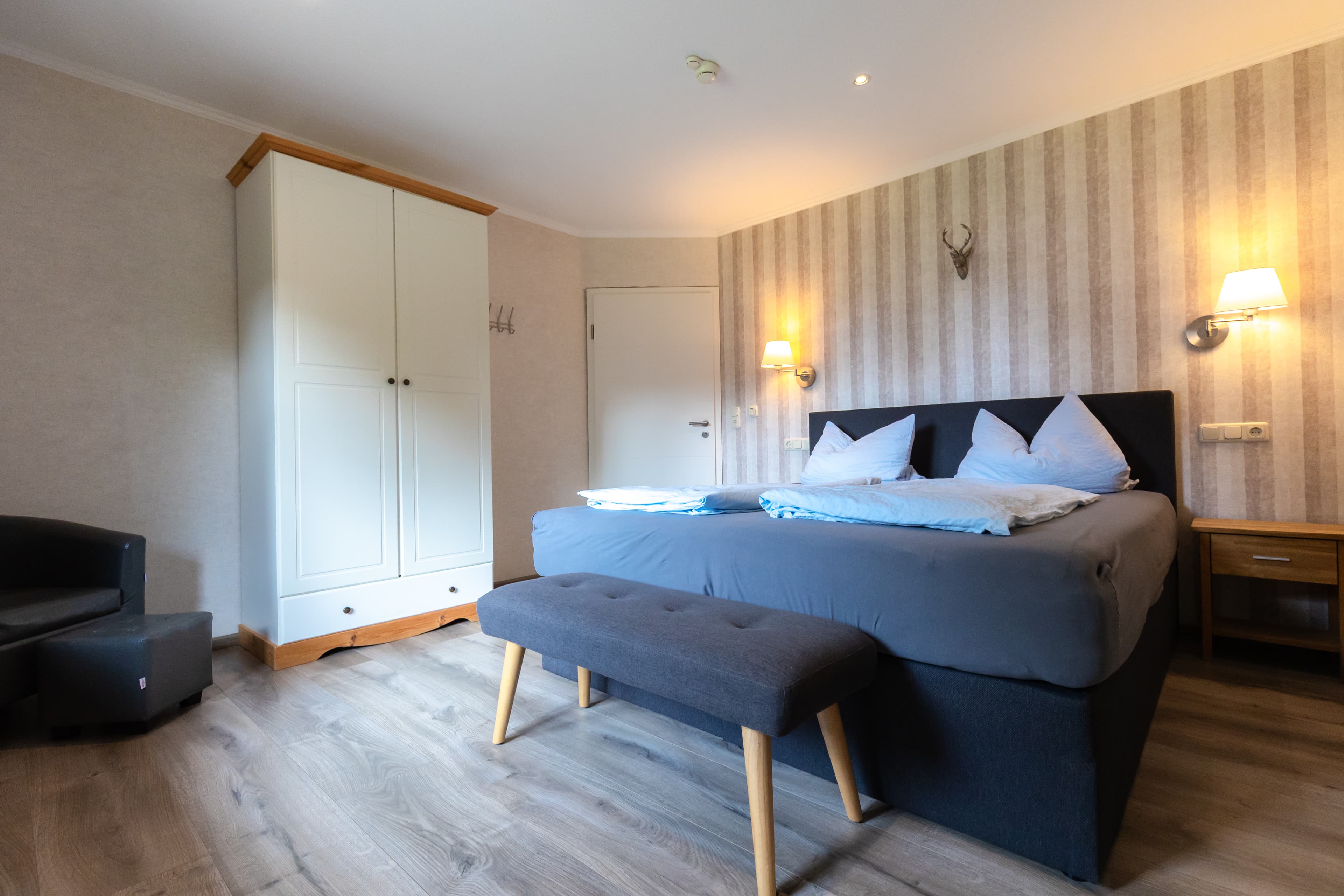 Doppelzimmer in der Ferienwohnung auf Hof Ehlers bei Bergen