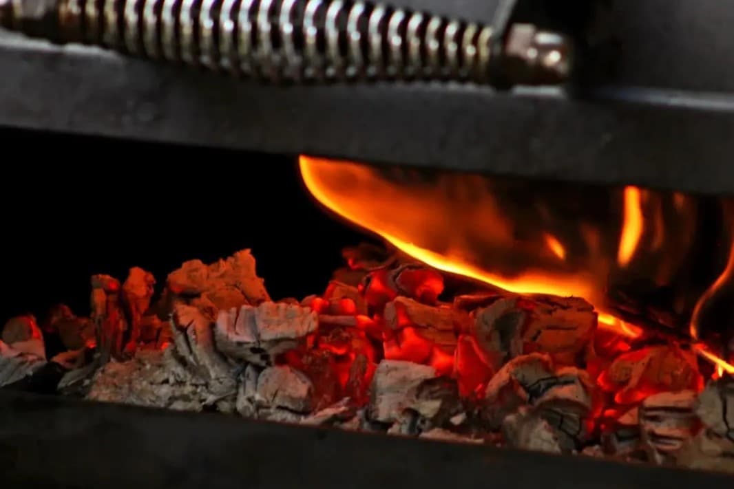 Feuer auf dem Grill Antikhof Drei Eichen