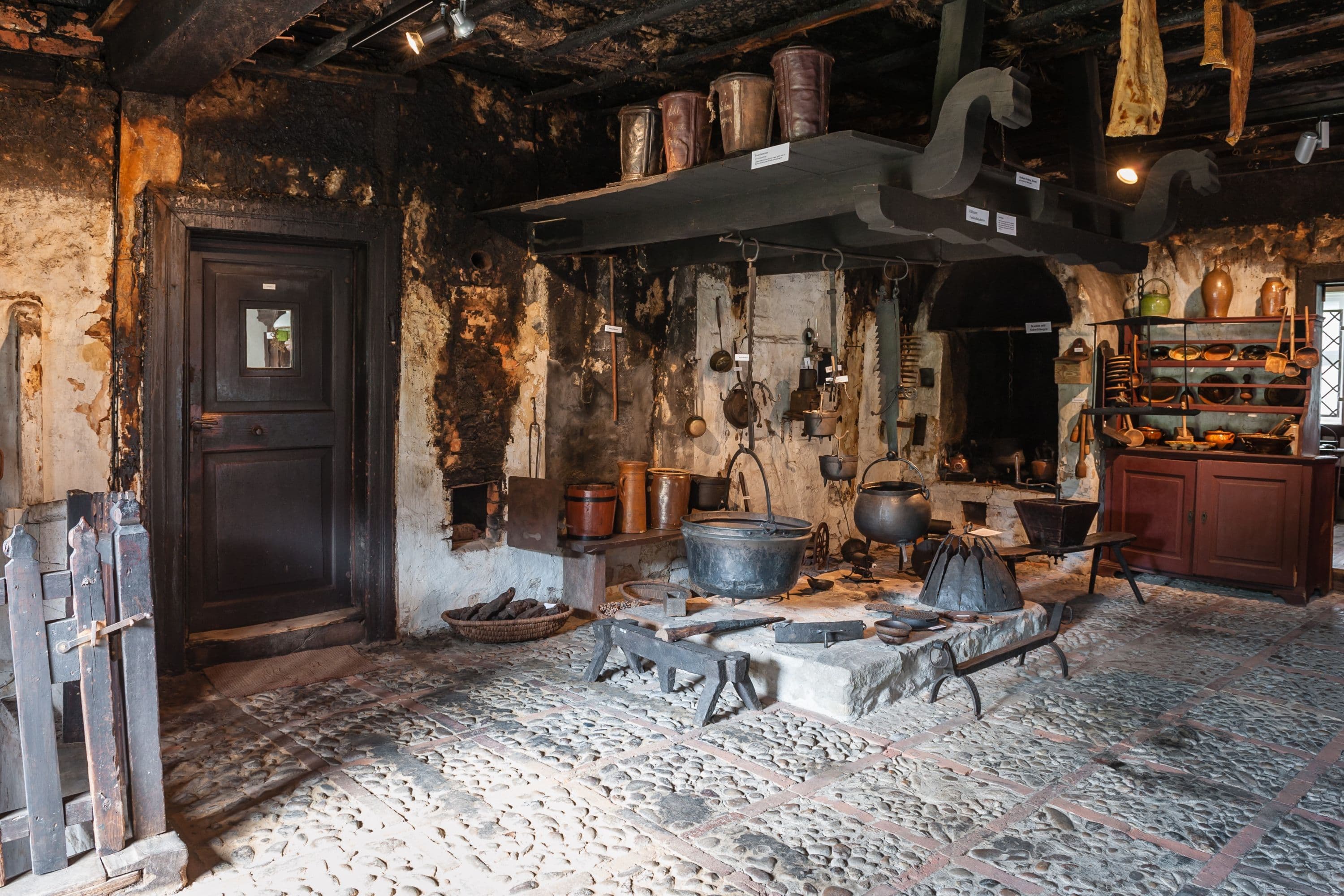 Feuerstelle im Museum Römstedthaus in Bergen