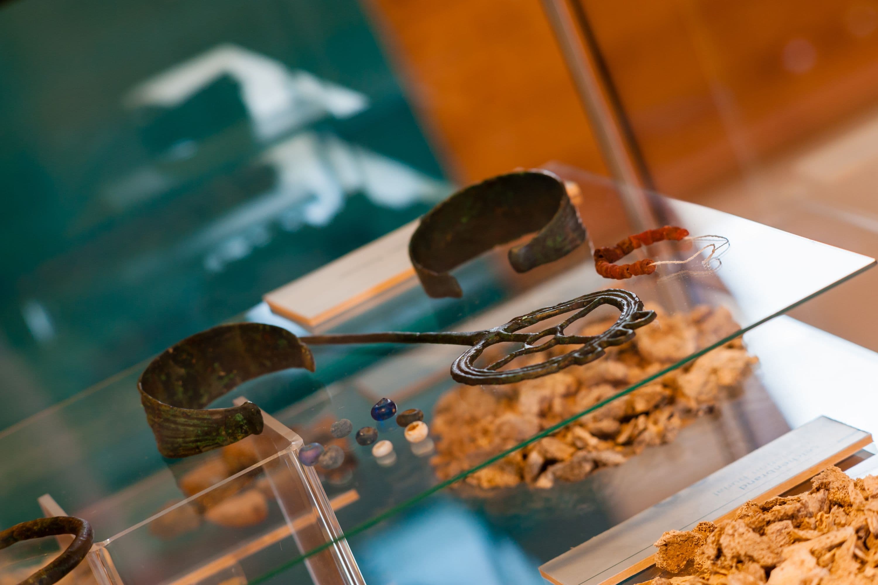 Ausstellungsstücke im Museum Römstedthaus in Bergen