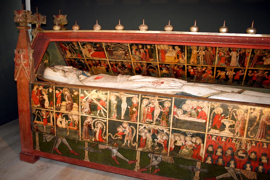 Aus dem 15 Jahrhundert ist das heilige Grab in Wienhausen