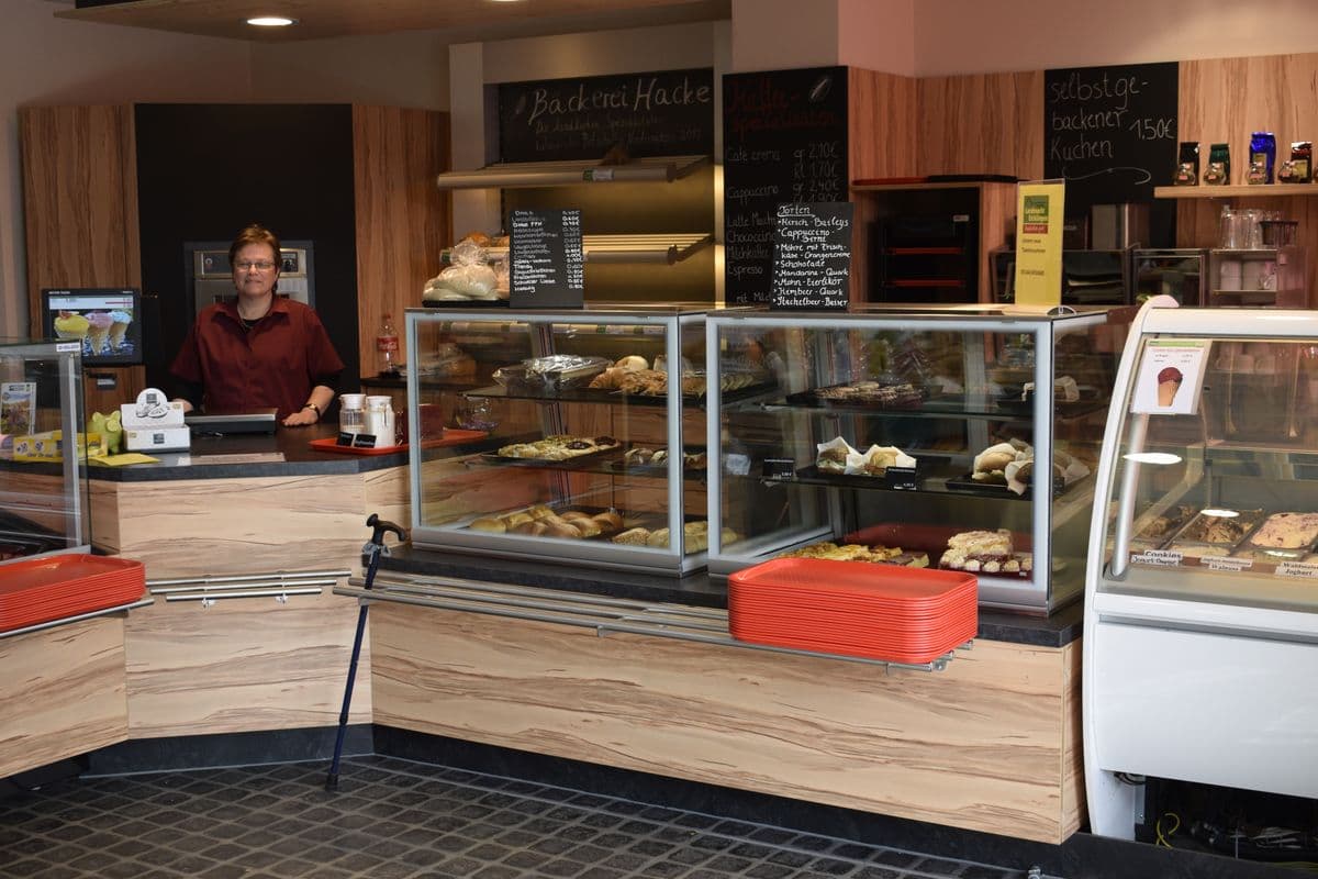 Die Kuchentheke im Landmarkt Eicklingen