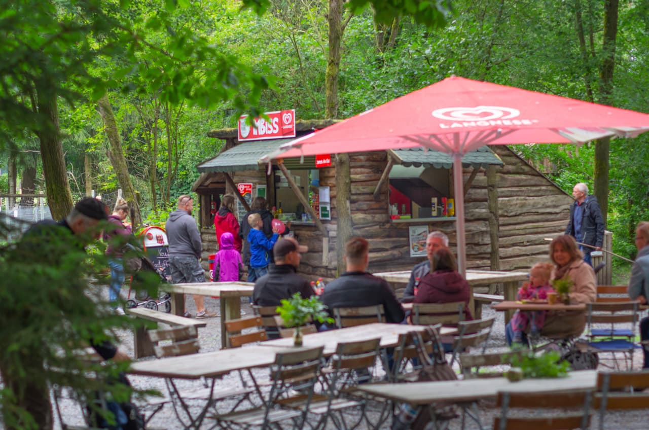 Imbiss im Wildpark Müden Snack in the Müden Wildlife ParkSnack i Müden Wildlife ParkSnack in het wildpark Müden