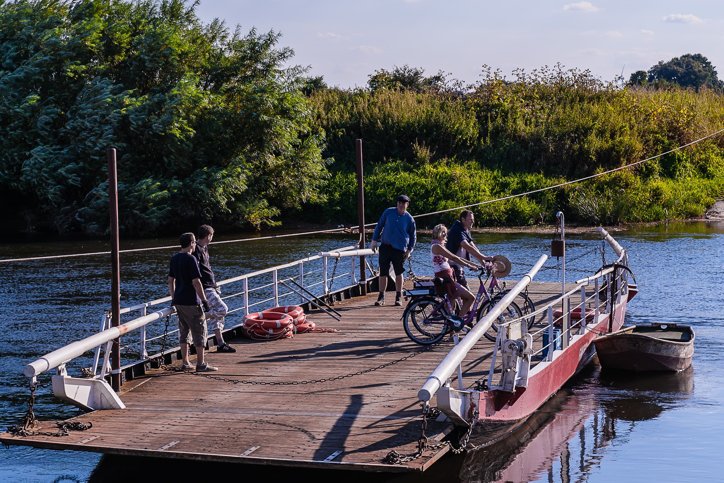Mit der Gierseilfähre in Eickeloh bei Hodenhagen über die Aller